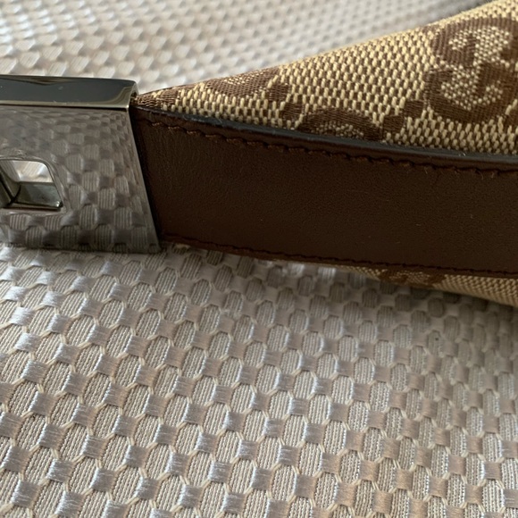 Vintage Gucci Canvas GG Shoulder Bag. - Picture 6 of 17